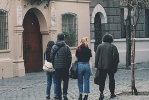Paris-Londres: the most European neighborhood in Santiago with a Brazilian photographer