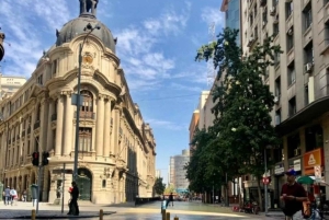 Tour privato a piedi di Santiago come un locale