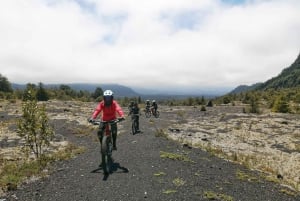 Pucón: Descubre rutas de volcanes activos con tour MTB en ebike