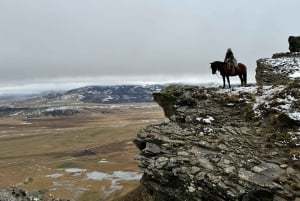 Puerto Natales: Escursione a cavallo di un'intera giornata sulle montagne