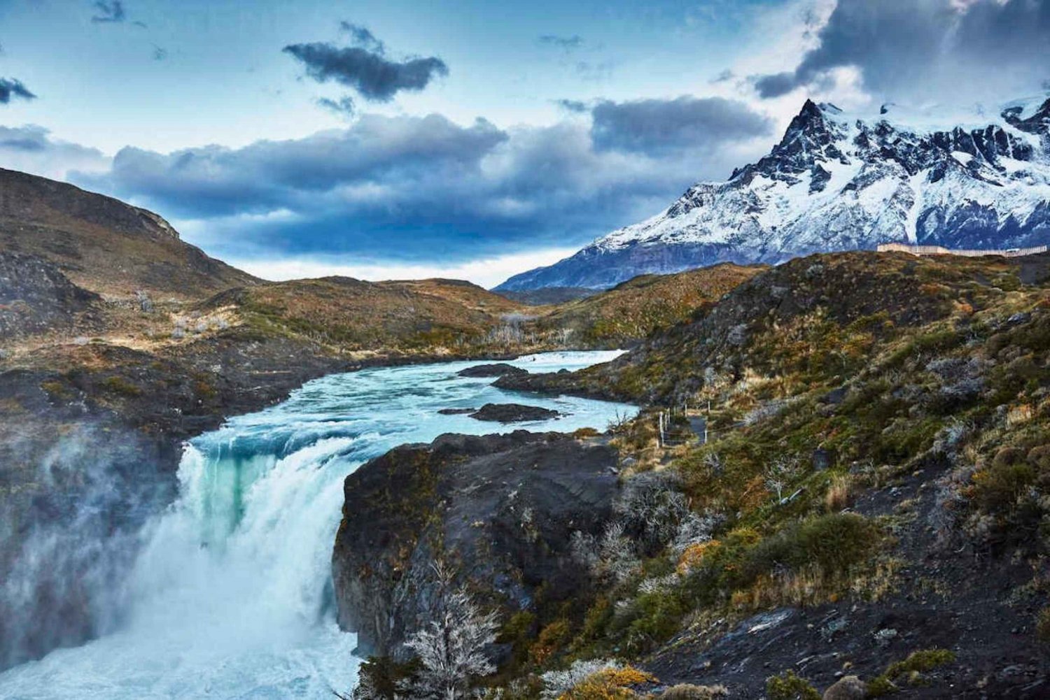 Puerto Natales: Paine + Milodon-luola: Koko päivä Torres del Paine + Milodon-luola