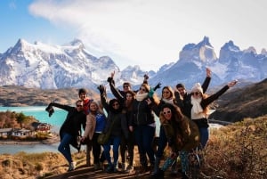 Puerto Natales: Día Completo Privado Torres + Cueva del Milodón