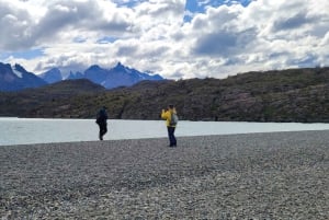 Puerto Natales: Torres del Paine Full Day Tour