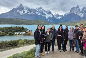 Puerto Natales: Torres del Paine Full Day Tour