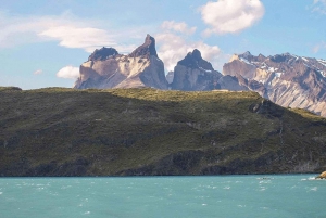 Puerto Natales: Torres del Paine National Park Guided Hike