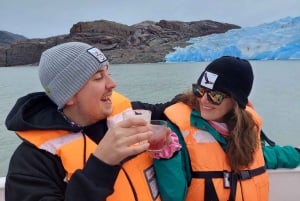 Puerto Natales: transfer naar de Grey Glacier Navigation