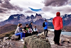 Punta Arenas: Giornata intera Torres del Paine + Grotta di Milodon