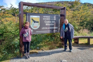 Punta Arenas : Journée complète à Torres del Paine + Milodón (avec transfert aéroport)