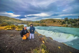 Punta Arenas : Journée complète à Torres del Paine + Milodón (avec transfert aéroport)