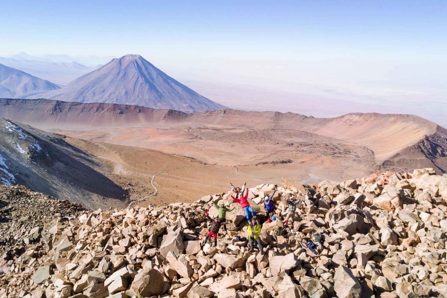 Der Gipfel des Vulkans Sairecabur in der Nähe von 6000 m ü. NN.