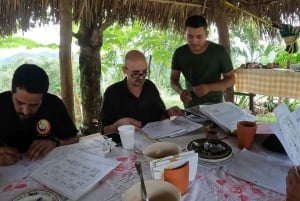 SAN IGNACIO: Kalligrafiupplevelse med mat hos en mayafamilj