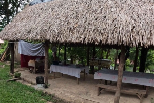 SAN IGNACIO: Maya-perheen kanssa: Ruokakalligrafia kokemus