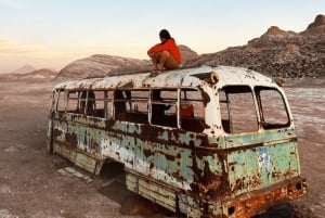San Pedro de Atacama: Magic Bus Desert Tour with Snacks