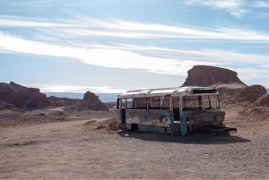 San Pedro de Atacama: Magic Bus Desert Tour with Snacks