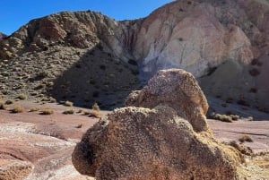 San Pedro de Atacama: Rainbow Valley and Petroglyphs Tour