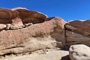 San Pedro de Atacama: Rainbow Valley and Petroglyphs Tour