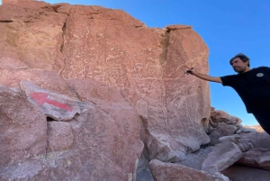 San Pedro de Atacama: Tour della Valle dell'Arcobaleno e dei Petroglifi