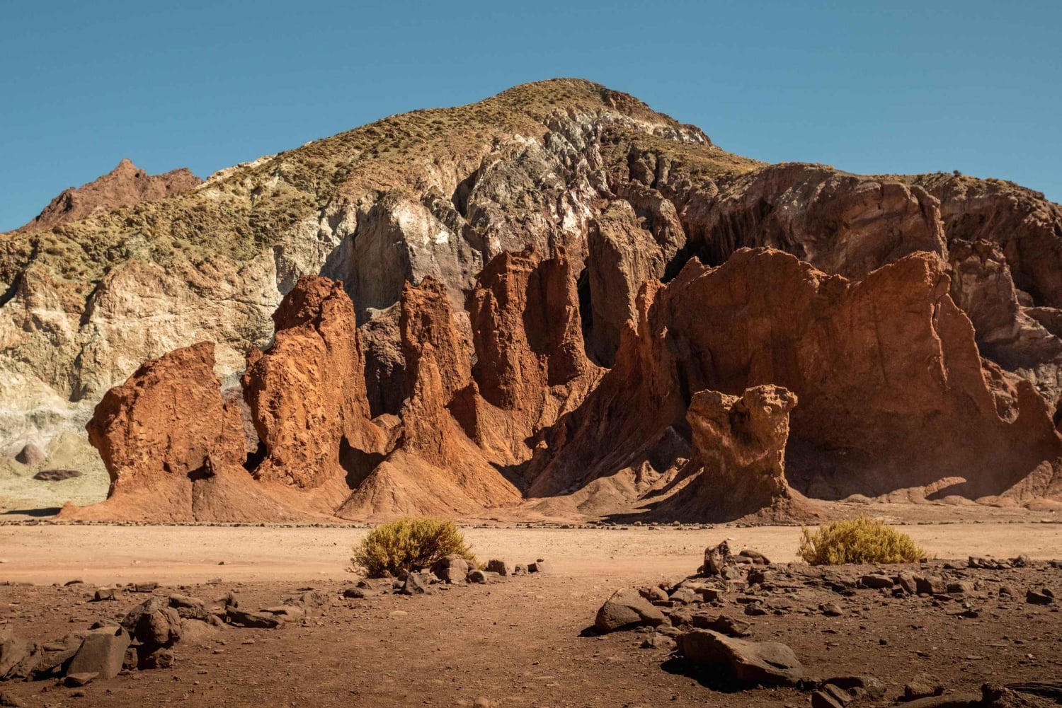 San Pedro de Atacama: Rainbow Valley & Hierbas Buenas Tour