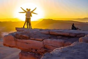 San Pedro de Atacama: Valle de la Luna Tour with Snacks
