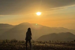 Santiago: Andes Sunset Tour with Picnic & Guide