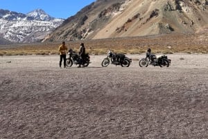Santiago: avventura in moto vintage sulle Ande con picnic
