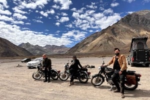 Santiago: avventura in moto vintage sulle Ande con picnic