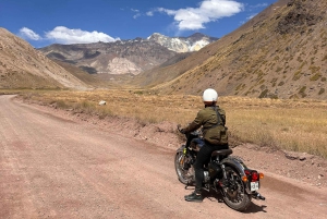 Santiago : aventure à moto vintage dans les Andes avec pique-nique