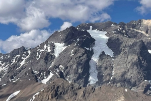 Santiago: Argentina and Chilean Andes Day Trip with Lunch
