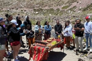 Santiago: Cajon del Maipo & Embalse El Yeso Trip with Picnic