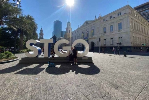 Santiago de Chile: Historiallinen keskusta Asiantunteva opas historiaan ja gastronomiaan