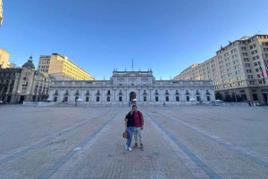 Santiago de Chile: Historiallinen keskusta Asiantunteva opas historiaan ja gastronomiaan