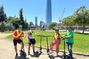Santiago: E-scootertur med taubanetur (en halv dag)