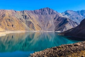 Santiago: Embalse El Yeso med picnic og chilensk kultur