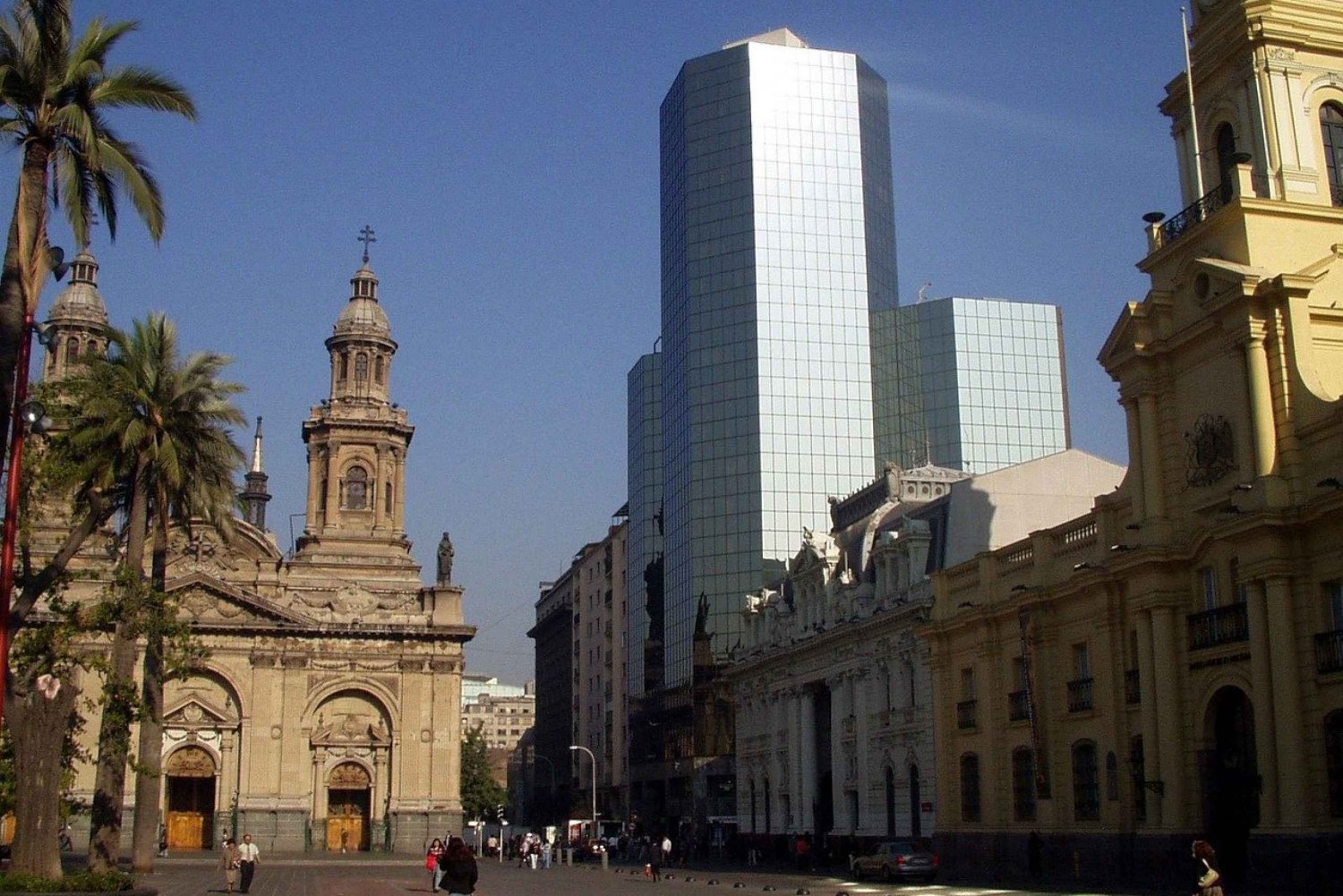 Santiago: Guided Full-Day Walking Tour with a Chilean Lunch