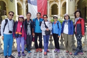 Santiago: Guided Walking Tour of the Historical Old Town
