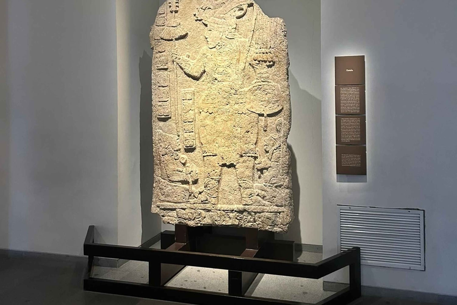 Santiago | La Moneda | Hoofdplein | Precolumbiaans Museum