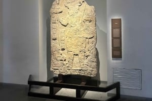 Santiago | La Moneda | Hoofdplein | Precolumbiaans Museum