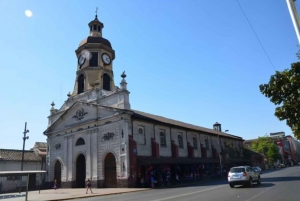 Santiago: Recorrido a pie con guía por los lugares de visita obligada