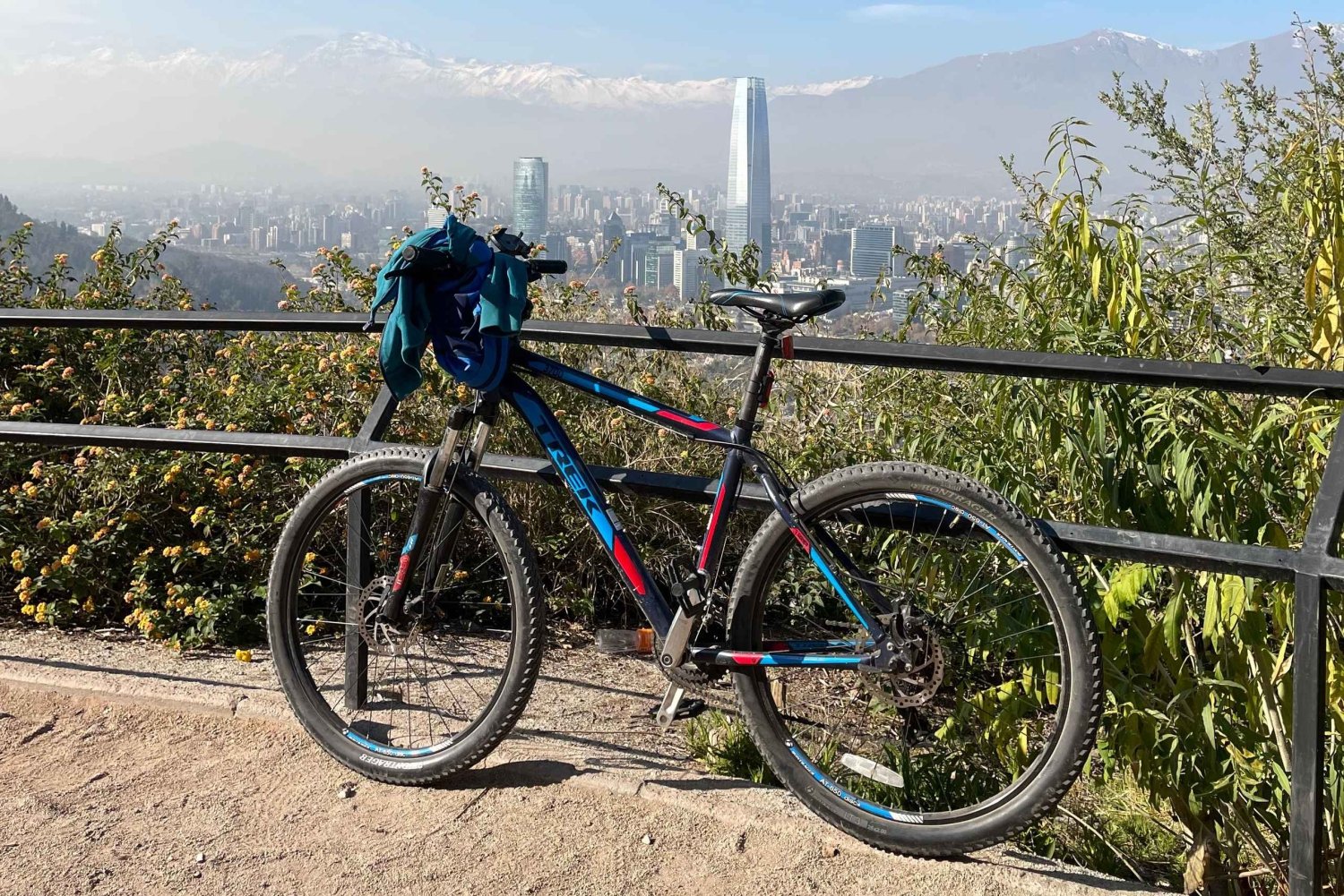 Santiago: Parque Metropolitano Guided Bike Tour
