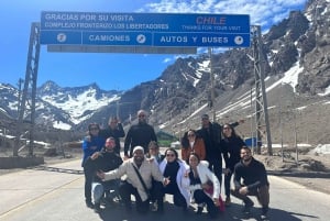 Santiago: Portillo og Laguna del Inca dagstur med picnic