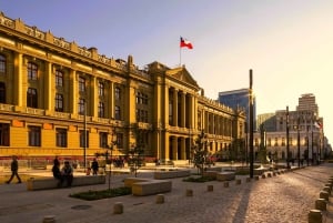 Santiago: Privat bytur med Neruda-museet