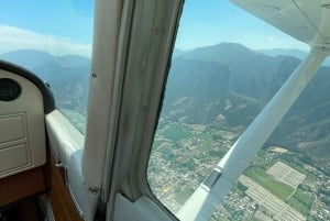 Santiago: Privévlucht naar wijngaard met lunch en wijn