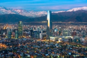 Santiago: walking tour, visit to the market, lunch and coffee included.