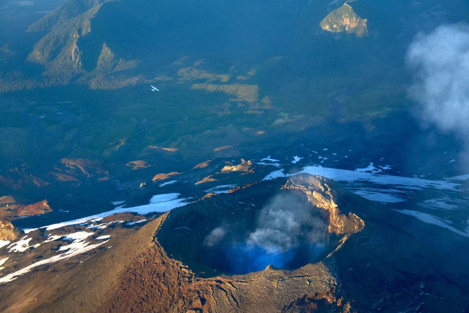 Naturskjønn flytur over Villarrica-vulkanen