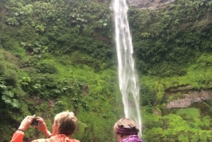 Randonnée en raquettes au pied du volcan Villarrica et de ses chutes d'eau