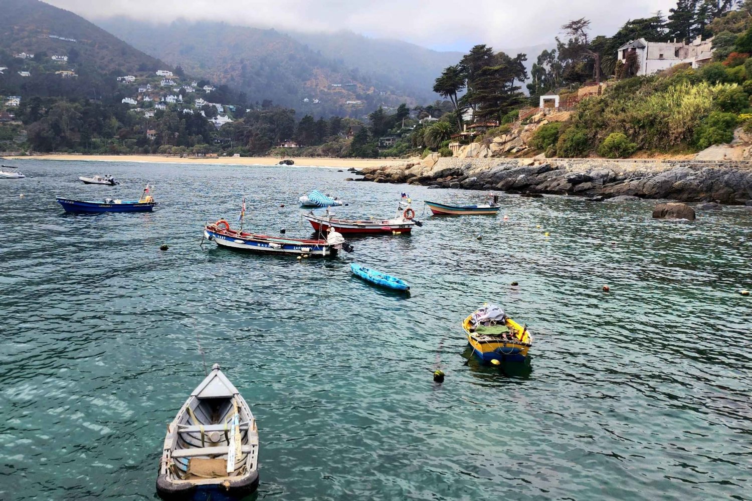 Wędkarstwo sportowe z łodzi i chilijskie empanady z Valpara