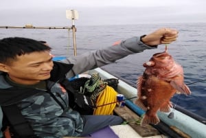 Pesca esportiva de barco e empanadas chilenas de Valpara