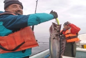 Pesca sportiva in barca e empanadas cilene da Valpara