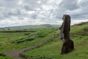 La fabbrica dei Moai: Il mistero dietro la statua di pietra vulcanica