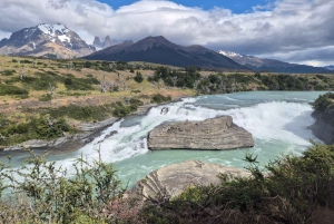 Torres del Paine: Ganztägiger Ausflug Torres del Paine + Milodon-Höhle.